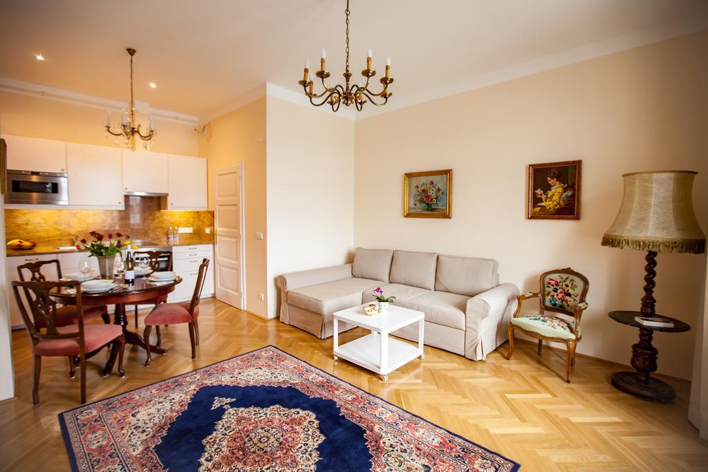 Schieszl Apartments 2 Budapest Luaran gambar