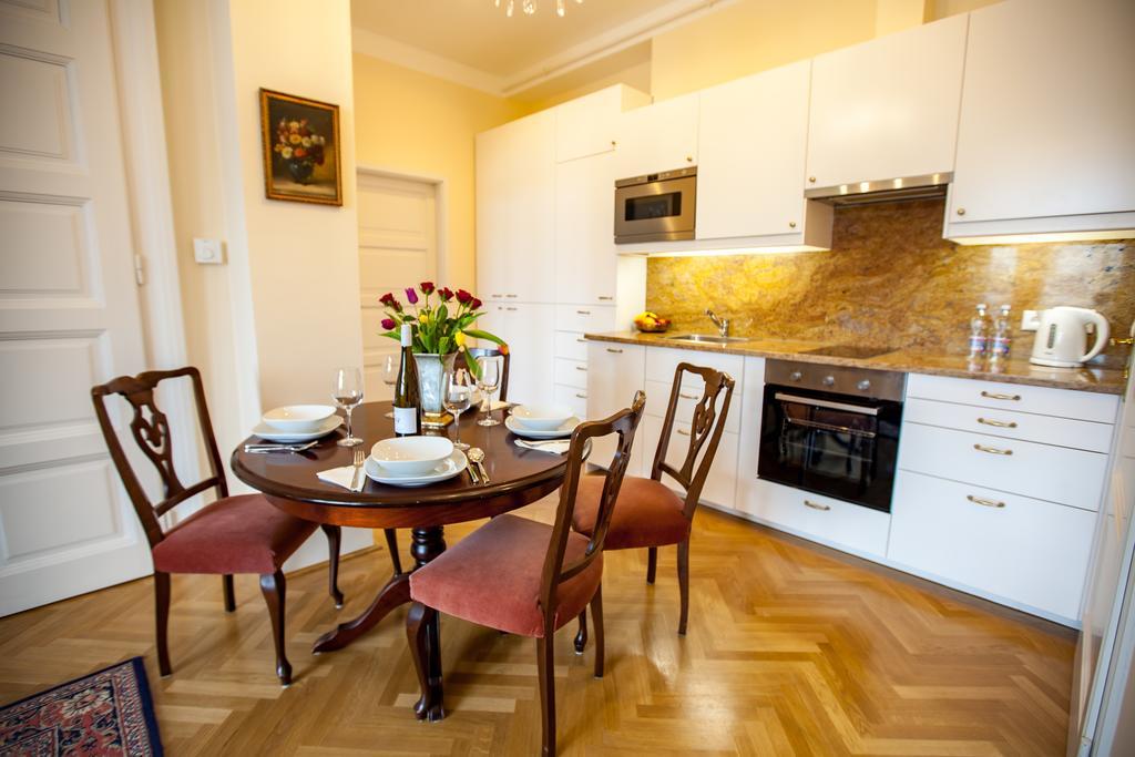 Schieszl Apartments 2 Budapest Luaran gambar