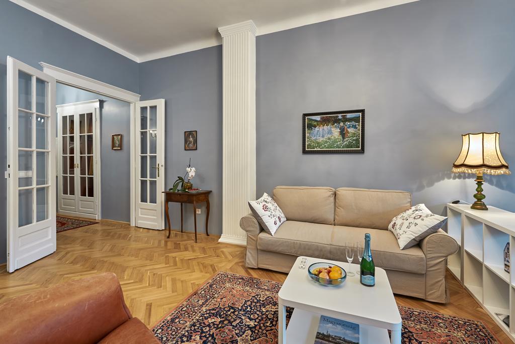 Schieszl Apartments 2 Budapest Luaran gambar